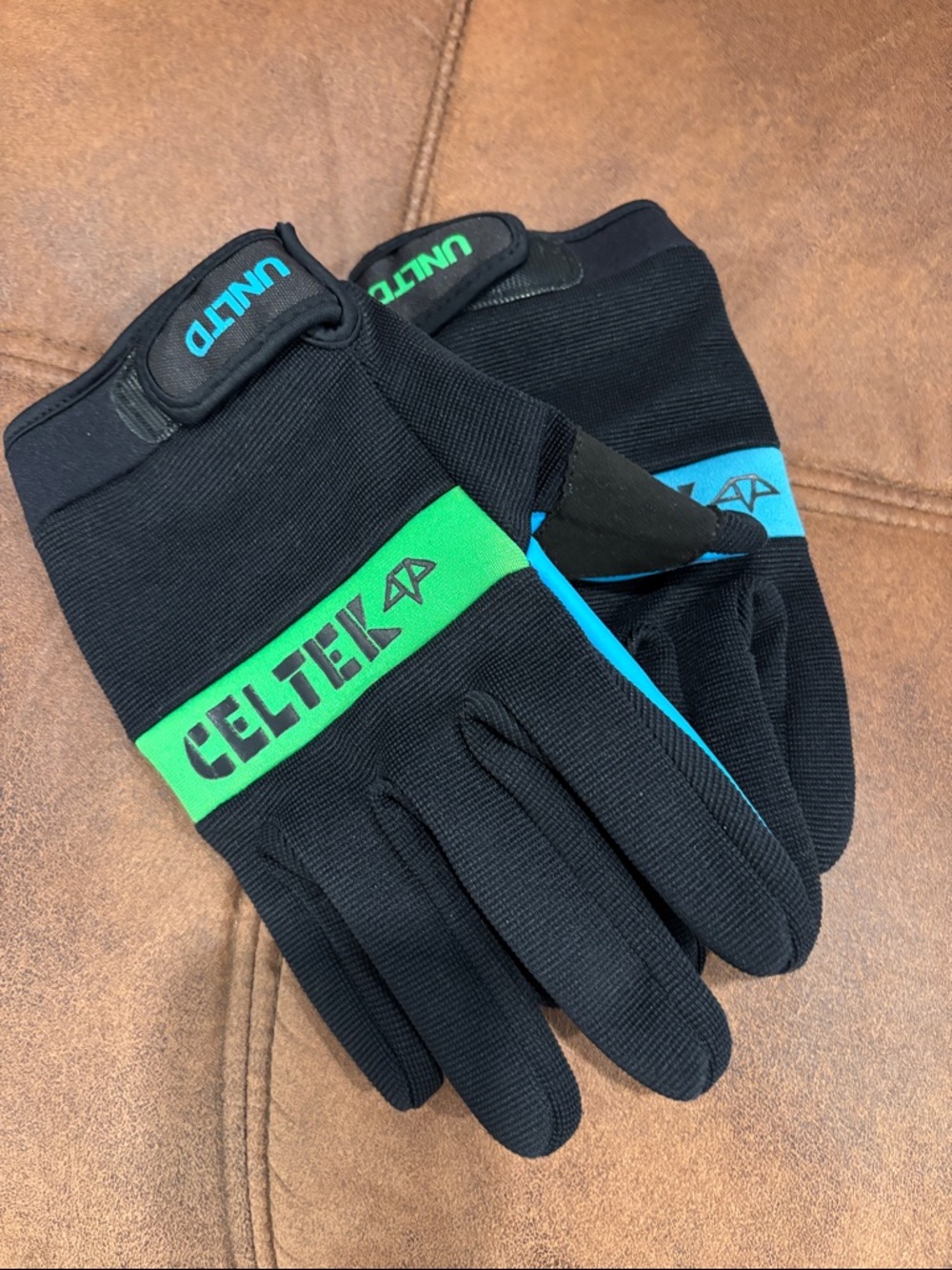 Celtek Neon Snowboard Glove Liners